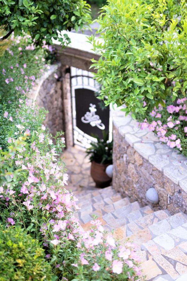La Bella Vita - Luxury Holiday House Close To Corfu Town Potamos  Экстерьер фото
